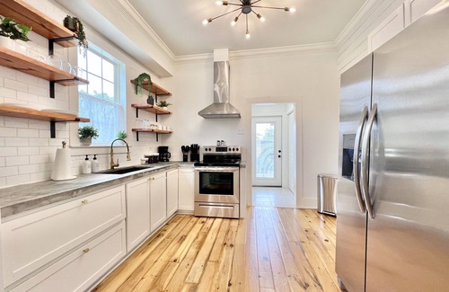 Beauregard Town Historic District Cottage | Charming, updated cottage in Downtown Baton Rouge