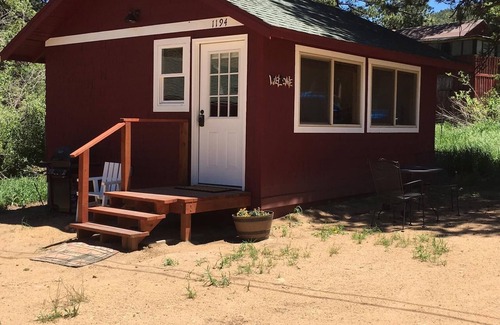 Estes Park Cabin | Charming Updated Rustic Studio. Excellent Location Close to Town & RMNP!