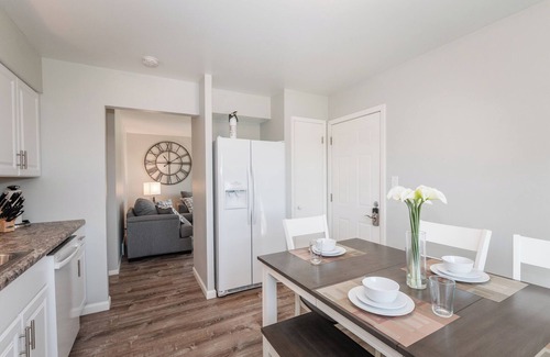 West Allis Apartment | Charming Upper 3-bedroom apartment with AC and WiFi in brilliant West Allis