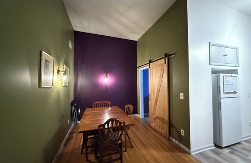 Martin Apartment | Charming upper apartment in downtown Elmore with WiFi, AC, & Work space