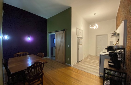 Martin Apartment | Charming upper apartment in downtown Elmore with WiFi, AC, & Work space