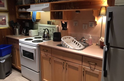 Grandview-Woodland Apartment | Charming Upstairs Suite in Historic Grandview Woodland