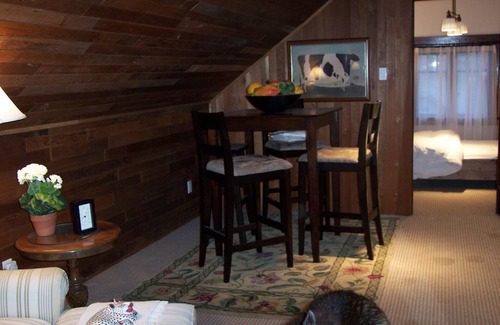 Grandview-Woodland Apartment | Charming Upstairs Suite in Historic Grandview Woodland
