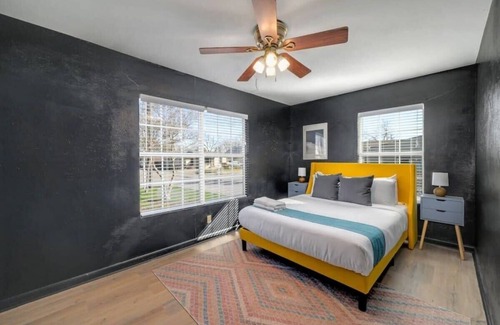 North San Antonio - SAT House | Charming Urban Oasis in Alamo City