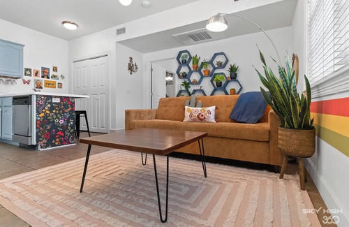 Fayetteville Apartment | Charming Urban Retreat near Dickson St.