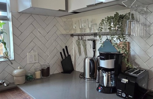 La Crescenta-Montrose House | Charming 1-bedroom house in fabulous La Crescenta-Montrose with WiFi, AC