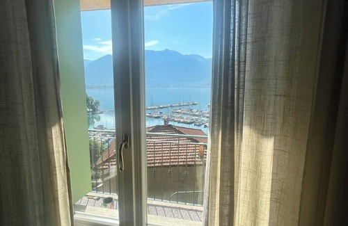 Lovere Apartment | Charming vacation home in Lovere with breathtaking views of Lake Iseo!
