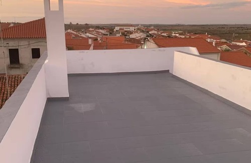 Mourao House | Charming Vacation Rental in Granja PRTGL