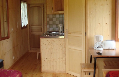 Peyrat-la-Noniere House | "Charming" Venetian caravan in Creuse on an estate with castle and pond