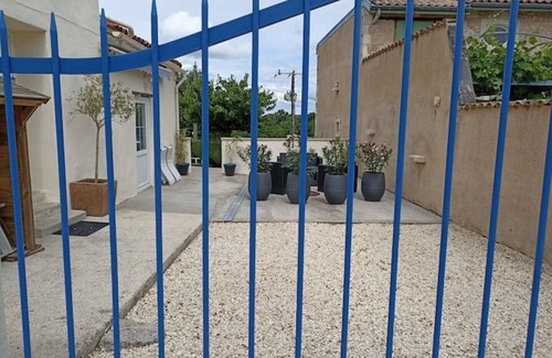 Saint-Thomas-de-Conac Cottage | Charming Village Cottage with Private Pool