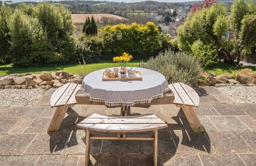 Mabe House | Charming Victorian House with Panoramic Village Views, Close to Beaches