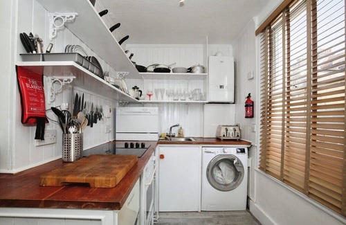 Golborne Apartment | Charming Victorian Apartment in Westminster