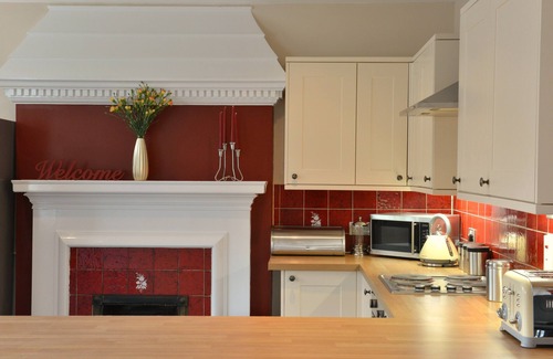 Shanklin House | Charming Victorian Cottage In Shanklin Old Village & Dog Friendly