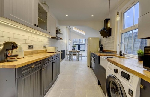 Bedford House | Charming Victorian Stay