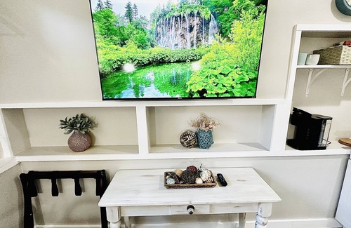 Logan Apartment | Charming Victorian Studio in Historial Downtown Logan