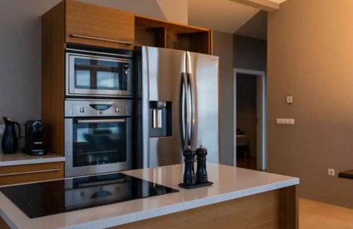 Fludir Villa | Charming Villa with Hot Tub, Sauna & Stunning Views fr families in South Iceland