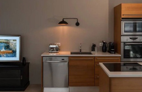 Fludir Villa | Charming Villa with Hot Tub, Sauna & Stunning Views fr families in South Iceland