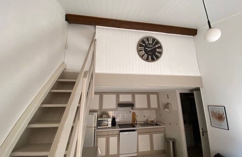 Le Barcares Villa | Charming Villa: 6 Guests, 3 Double Beds, A/C, 400m from Beach, Parking