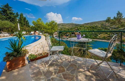 Bobovisca Villa | Charming Villa Anna with pool, beautiful garden and amazing views