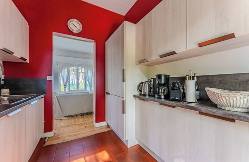 Pyla-sur-Mer House | Charming Villa Perched with a View, Steps from the Pyla Beaches
