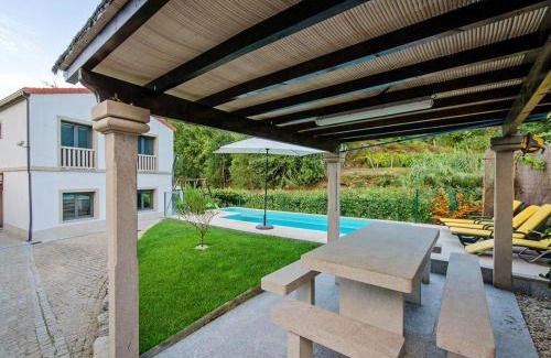 Melgaco Villa | Charming villa in Cividade, 150 m² with private pool