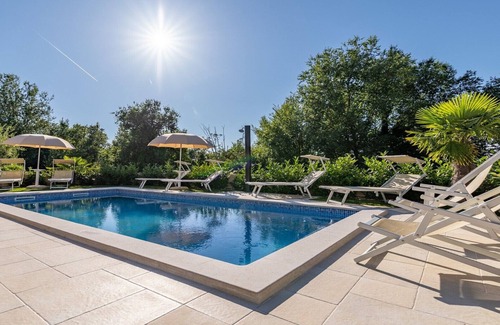 Sveti Anton Villa | Charming Villa Laura with swimming pool