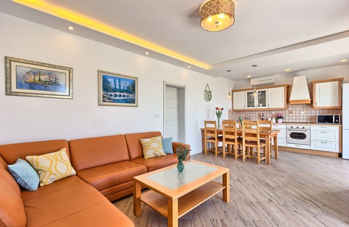 Seget Vranjica Villa | Charming Villa Marin, 30 meters From The Beach. Pool heated. Split-Trogir Area