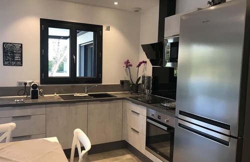 Velleron House | CHARMING VILLA "MAWENA"