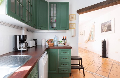 Adeje Villa | CHARMING VILLA NEAR THE SEA, SEA VIEWS. CLIMATIZED POOL. AC AND WIFI FREE