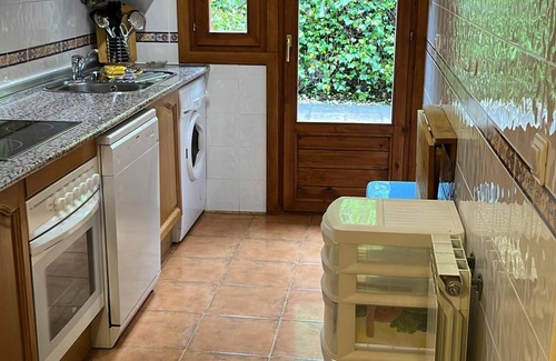 Villanua House | Charming Villa Near Ski Resorts in Villanúa – Sleeps 7 with All Amenities