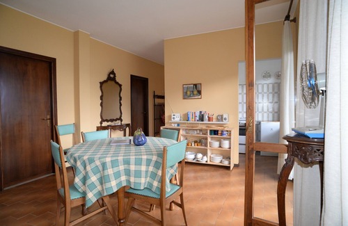 Riva di Solto House | Charming 'Villa Retro' - with prefect views overlooking Lago d'Iseo, Monte Isola