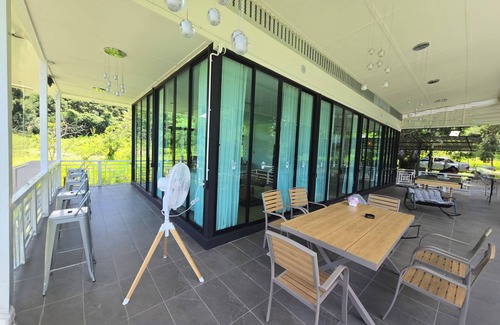 Si Racha Villa | Charming villa with 2 bedrooms and WiFi, AC in pleasant Bangpra Sriracha
