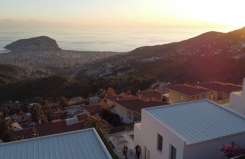 Alanya House | Charming Villa with a Pool