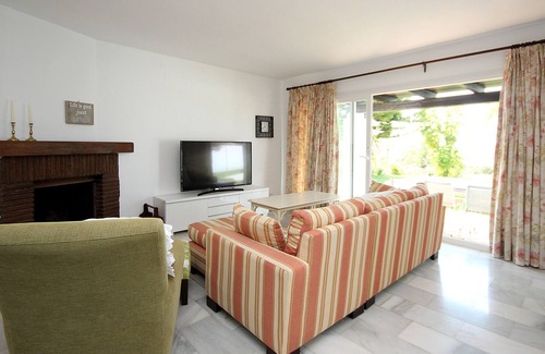 Elviria Villa | Charming villa with sea views, recently renovated and with free WIFI.