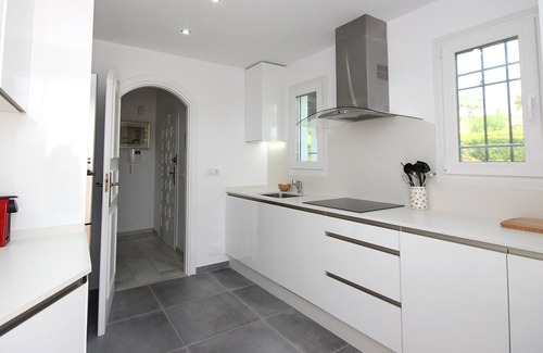 Elviria Villa | Charming villa with sea views, recently renovated and with free WIFI.