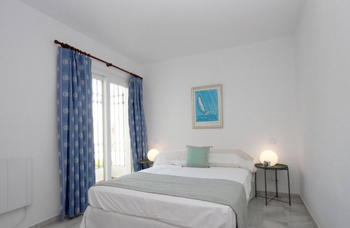 Elviria Villa | Charming villa with sea views, recently renovated and with free WIFI.