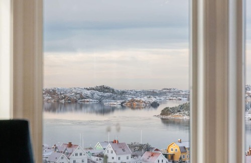 Fjallbacka Villa | Charming Villa with Sauna in Fjällbacka by AJF Dream Living