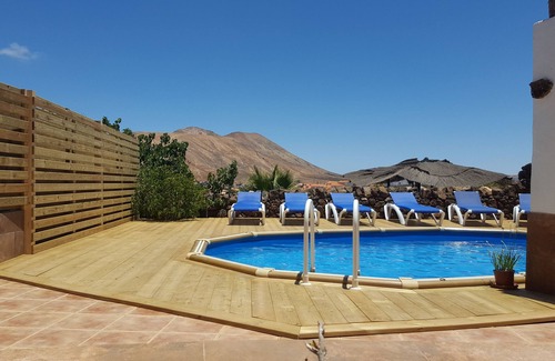 Villaverde Villa | Charming Villa with Stunning Volcanic & Ocean views in Villaverde: Casa Blanca