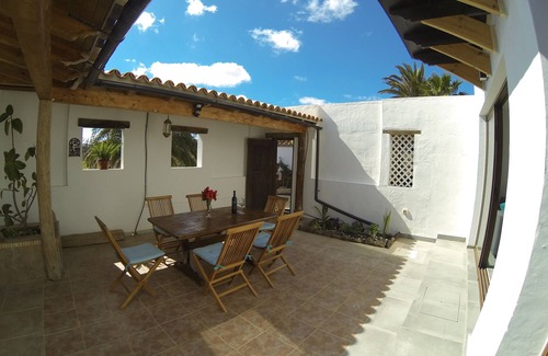 Villaverde Villa | Charming Villa with Stunning Volcanic & Ocean views in Villaverde: Casa Blanca