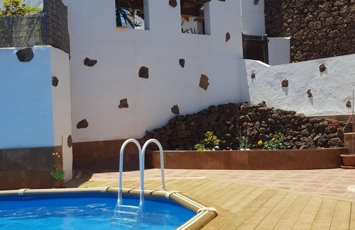 Villaverde Villa | Charming Villa with Stunning Volcanic & Ocean views in Villaverde: Casa Blanca