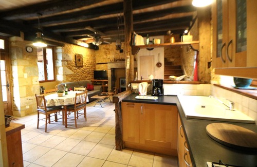 Saint-Cyprien House | CHARMING VILLAGE HOUSE & ENCLOSED GARDEN SET IN A MEDIEVAL VILLAGE CLOSE SARLAT