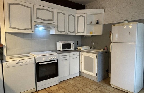 Billy Cottage | Charming Village Gîte with Terrace, Garden, and Modern Amenities near Vichy