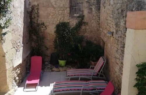 Puisserguier House | charming village house with every comfort and pool