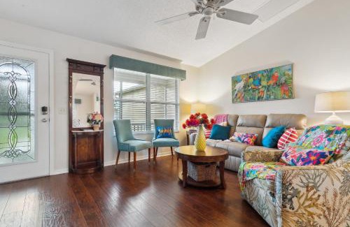 Lynnhaven House | Charming Villages Home with Lanai and Golf Cart!