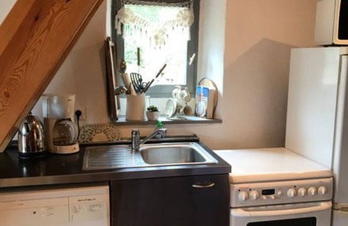 Tailhac Cottage | Charming vineyard house with large terrace for couples