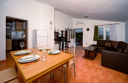 Seoca Villa | Charming Vineyard Villa