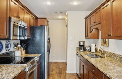 River Plantation House | Charming Vintage 3 Bedroom Townhome Bellevue Nashville 30+ Day