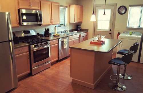 Cottonwood Cottage | Charming Vintage Cottage -Walking Distance to Old Town Cottonwood!