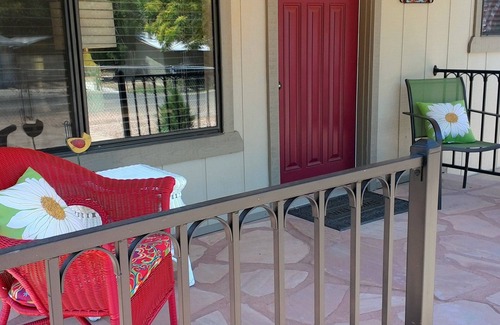 Cottonwood Cottage | Charming Vintage Cottage -Walking Distance to Old Town Cottonwood!