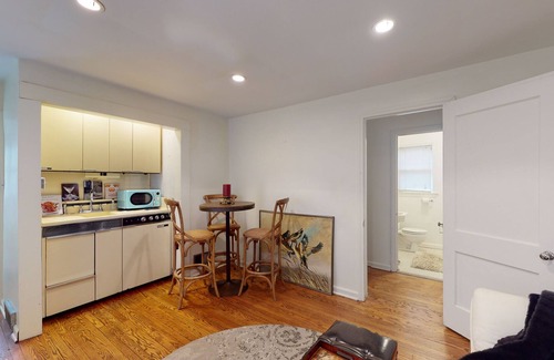 Mapleton/Fall Creek Apartment | Charming Vintage-Style Apartment near Downtown Attractions